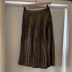 Abercrombie Elegant Gold Pleated Skirt
